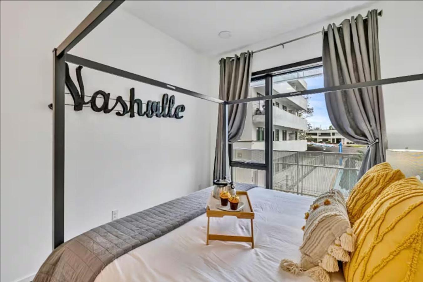 City Escape Perfect For Couples Apartment Nashville Bagian luar foto